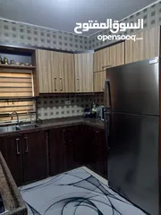  10 شقة سكنية للبيع في سحاب طابق ثاني مدخلين للشقة  قرب الجامع ابو بكر الصديق الحي الغربي