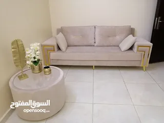  3 8-Seater Sofa Set with Center Table – Gently Used طقم كنب 8 مقاعد مع طاولة مركزية – استعمال خفيف