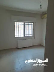  10 تلاع العلي / قرب المعلومات الجنائية شقه 140م مع حديقه 120م بسعر ممتاز