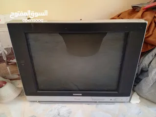  6 مجموعه خرده للبيع  وثريات  نحاس  و2تخت خشب للجادين