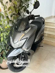  11 سكوتر سوزوكي بيرجمان ستريت 2020 بحالة ممتازة وجيدة جداً للبيع استعمال شخصي وخفيف بس تشوفة رح يعجبك