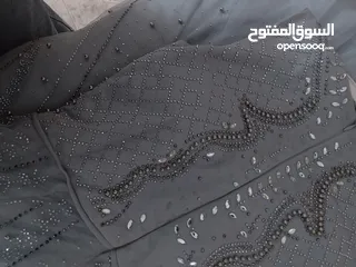  2 فستان سهرة فخم بالخرز واللؤلؤ - لون فضي أنيق نمرة s جديد