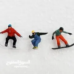  9 زلاجات ماء وثلج  و زلجات رمليه للبيع بحاله ممتازه  ويوجد منهم ماركات عالميه  للبيع واسعارهم بسعر واح