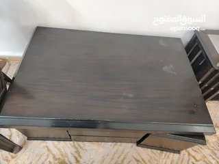  2 طاولة وسط مع 4 طاولات داخليات