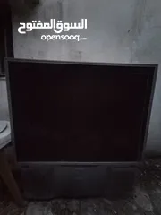  1 شاشه حجم كبير شغاله
