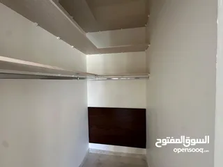  19 شقة طابقيه غير مفروشة للايجار في الدوار الرابع  ( Property 38360 ) سنوي فقط