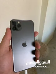  1 آيفون 11 برو ماكس بحالة وكاله مساحة 64 جيجا  بطارية 79٪؜ استعمال 3 سنين وارد كندي