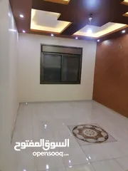  8 شقه للبيع ابونصير مطله على شارع الاردن