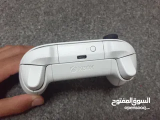  4 Wireless Xbox Series Controller (White)