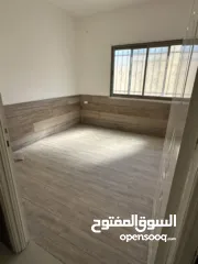  9 شقة للبيع او للبدل علي سيارة