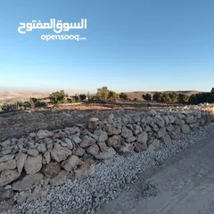  2 للبيع قطعة ارض الموقع دحل قريبة جدا لشارع جرش الزرقاء موقع مميز