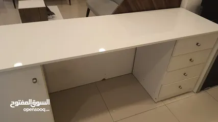  2 اثاث عياده طبيه مستخدم