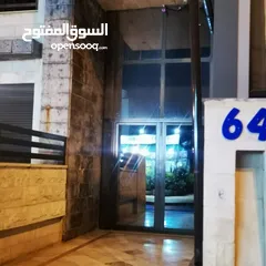  9 خلف الستي مول مساحة 130 متر 2 نوم حمامات طابق  ثالث اجارة 5000 ثلاث دفع