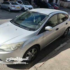  3 فورد فوكس عداد قليل استخدام شخصي يوجد بعض الضربات الخفيفة موديل 2013 هاتش باك