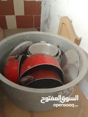  3 2 طنجرة كبار و 6 صغار كما في صور و فرن فقط 90 قابل للتفاوض موقع ضاحية الياسمين خلف مسجد نابلس  ..