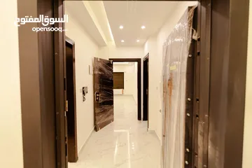  12 شقة للبيع طابق اول مساحة 215متر في المدينة الرياضية ضاحية الرشيد خلف مختار مول بلقرب من مجمع الروضة.