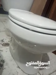  4 طقم حمام فرنجي مش مستعمل نهائياً بحال لجديد للبيع