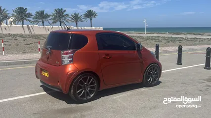  3 Toyota IQ في قمة النضافة