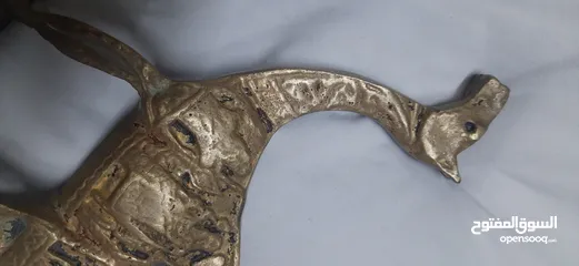  8 جمل نحاس أثري منحوت عليه النحت الاشوري للبيع اقرأ الاعلان
