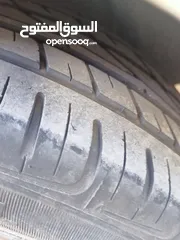 5 4 جنطات المنيوم  مع ثلث فردات كوشوك استعمال 8 اشهر بحالة الوكاله
