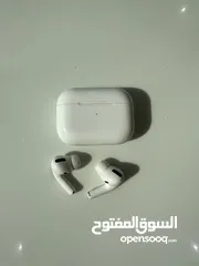  1 Apple air pods pro 1