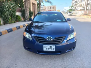  4 تيوتا كامري لون كحلي مميز فحص 4 جيد فل الفل بفتحه بسعر مغري قابل للبدل