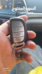  1 مطلوب مفتاح وكالة للسيارة  انترا.  موديل 2017 بصمه سياره