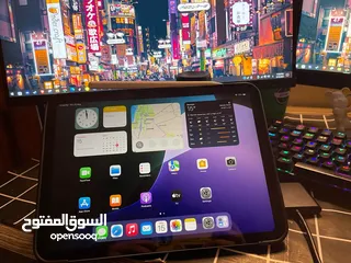  1 ايباد بسعر لقطة مع كل اغراضه  IPad 10 - 64G  ايباد 10 بحالة الجديد استعمال خفيف جدًا (طالب جامعة)
