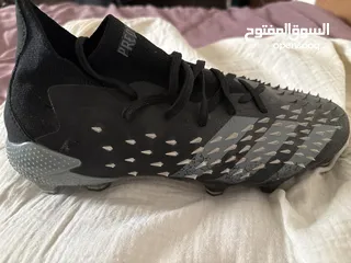  1 بوط اديداس بريداتور اصابعsize 41