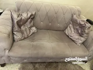  5 طقم كنب ( كنبايات ) قماش مخمل مشدود لا يحتاج للتوضيب باللونين اللؤلؤي والبنفسجي الفاتح