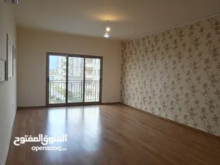  18 شقة للبيع في مجمع اليمامة السكني