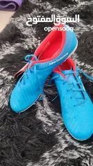  4 جوتی أحذية کرة القدم football shoes