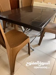  1 طاولة samba بلاستيك مقوى رجلين حديد بتسكر مع 4 كراسي samba نوعيه ممتاز جداد للبيع بداعي السفر