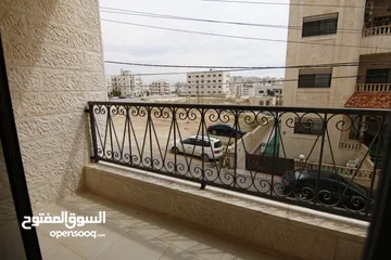  6 شقة ارضية 184م و ترس 150م بسعر لقطة في ابو نصير