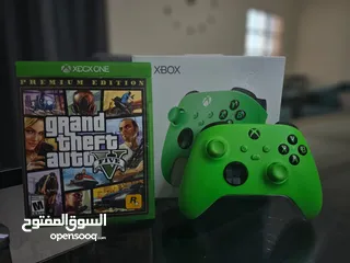  3 Xbox One s with gta 5 and more