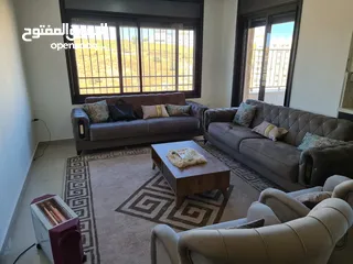  28 شقة مفروشة بمنطقة المصايف قريب مدرسة الاوائل ثلاث غرف بحالة ممتازة من المالك مباشرة