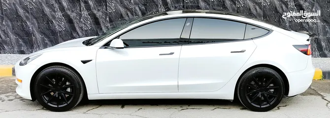  7 تيسلا 2022 model 3 فحص كامل اوتوسكور +B بدون ملاحظات بودي (كرت ابيض) بحالة الوكالة بسعر لقطة ومحرووق