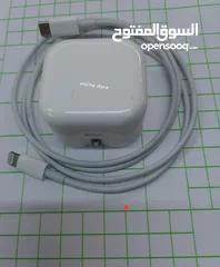  1 Apple 20w original adapter
