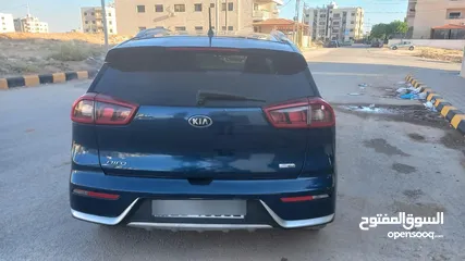  20 كيا نيرو 2017 فحص 2 جيد لون كحلي مميز بسعر مغري قابل للبدل
