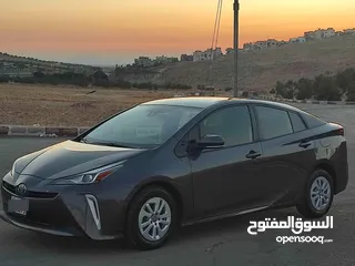  17 تويوتا بريوس 2020 حره باسم المستورد لون فيراني بطاريه ليثيوم بسعر مغري جدا