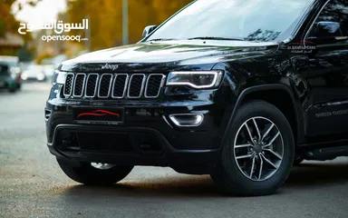  5 JEEP GRAND CHEROKEE  EXCELLENT CONDITION  2019  BLACK