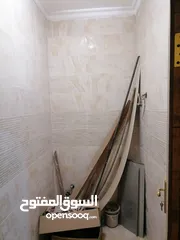  23 شقه للبيع ابونصير مطله على شارع الاردن