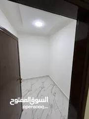  4 شقة طابق اول 4 نوم مجدده بلكامل خلف مطعم ورد بأقل سعر بلمنقطه