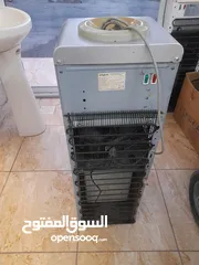  4 كولر ماء نظيف