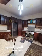  1 شقة فارغة - دير غبار - 3نوم - 220م - مطلة وقريبة من الخدمات العامة