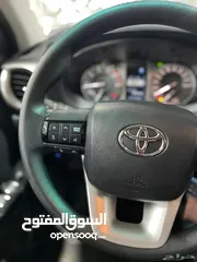  22 تويوتا هايلكس S-GLX اعلى المواصفات باللون الابيض المميز 2024