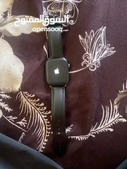  3 Series 6 / 44mm ما فيها اي عطل ولا خدوش الساعه ممتازه جدا  معها 3 كستك كل التفاصيل موجوده بالصور