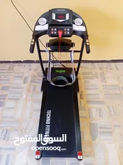  1 جهاز مشي كهربائي منزلي من نوع TECHNO FITNESS بحالة شبه جديدة-متعدد الوضائف مع شاشة رقمية وجهاز تدليك
