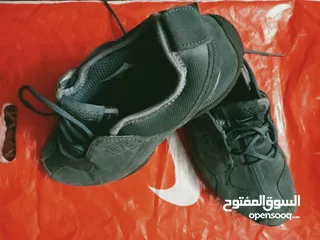  8 حذاء رياضي نايكي اصلى فيتنامي، مقاس 40.5 EUR ، شياكة وأناقة