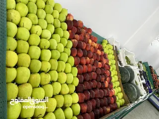 3 محل خضار وفواكه كامل للبيع